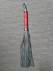 ⛓ FETISH — A Little Pain, A Lot of Pleasure: 4A - BURLESQUE FLOGGER 40CM - TWS-BUR